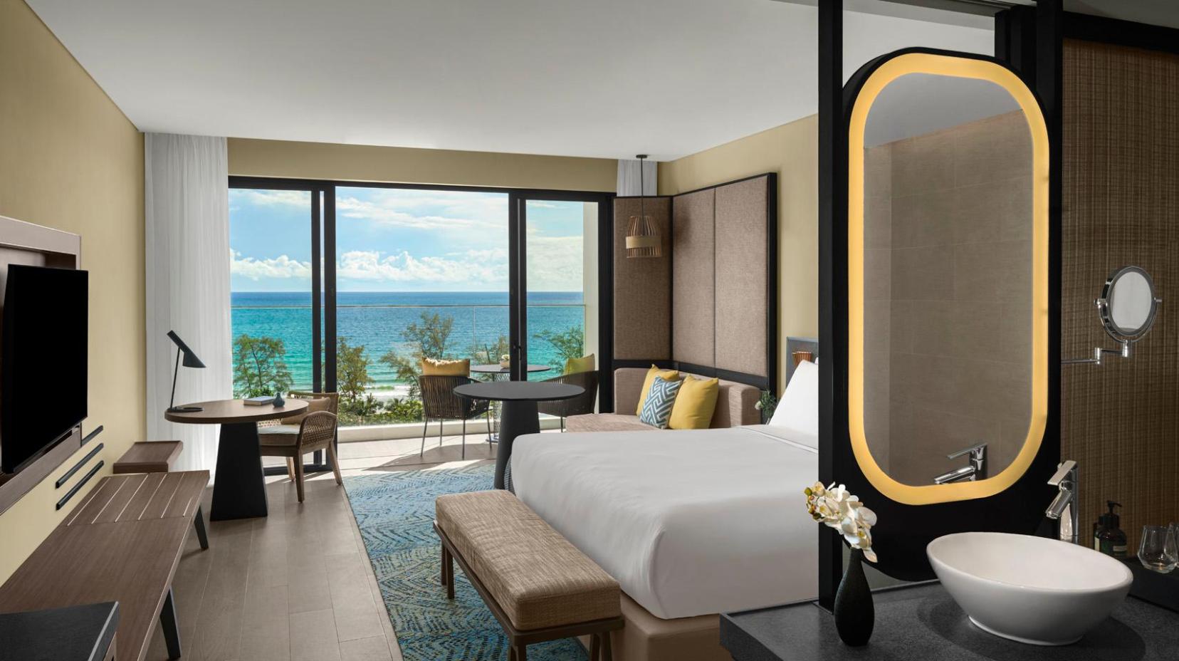 1 King Premium Oceanfront - Room plan