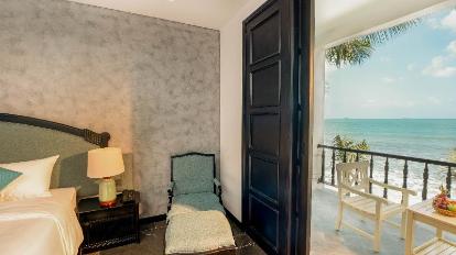 Ocean View Room with Balcony - Room plan