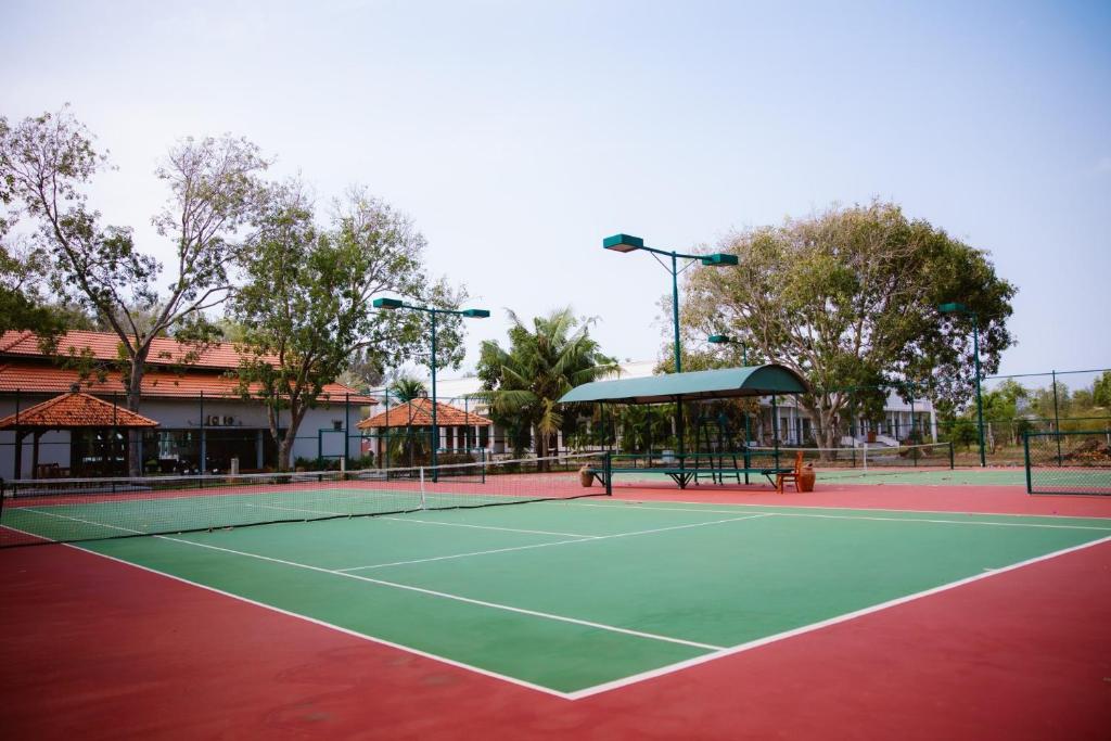 Tennis court