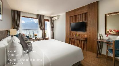 Grand Deluxe Room with Balcony - View