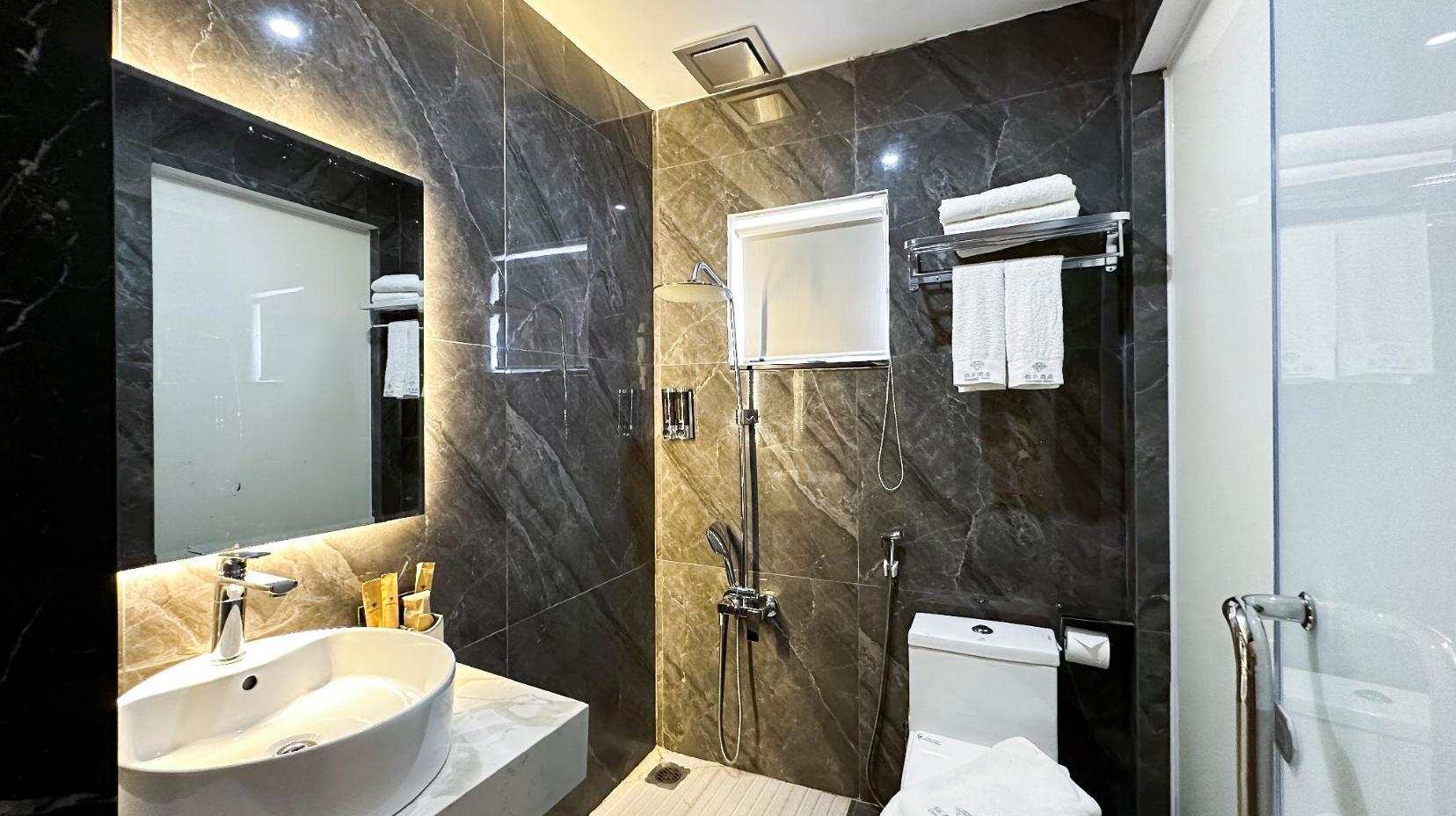 Standard - Double - Bathroom