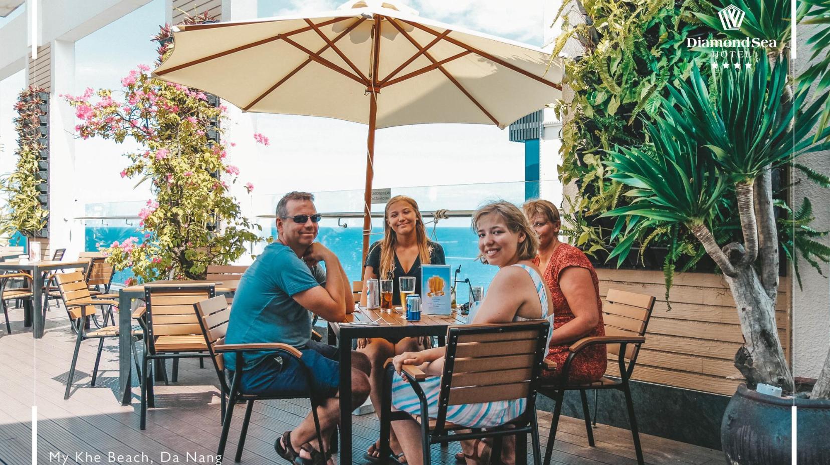 Poolside bar