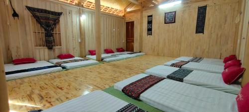 Bed in 10-Bed Mixed Dormitory Room