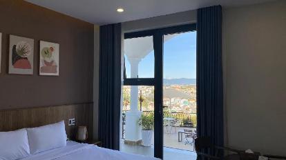 Superior Room with City View