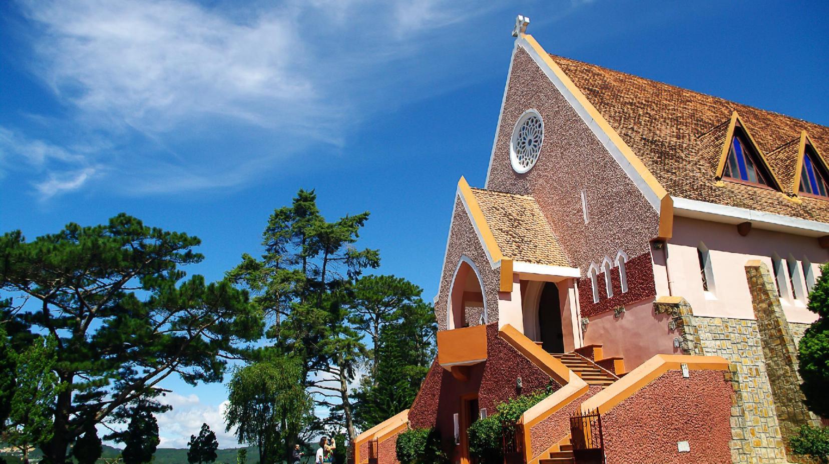 Domaine de Marie Church - 1 km from property