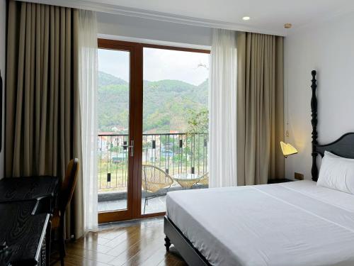 Double Room with Mountain View