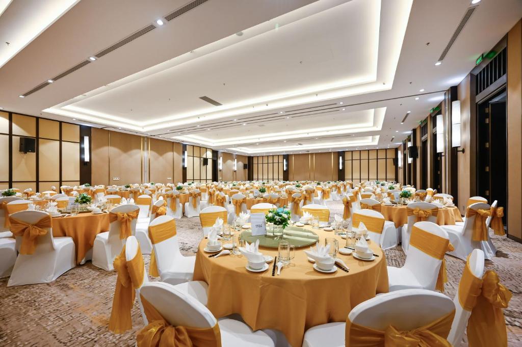 Banquet hall