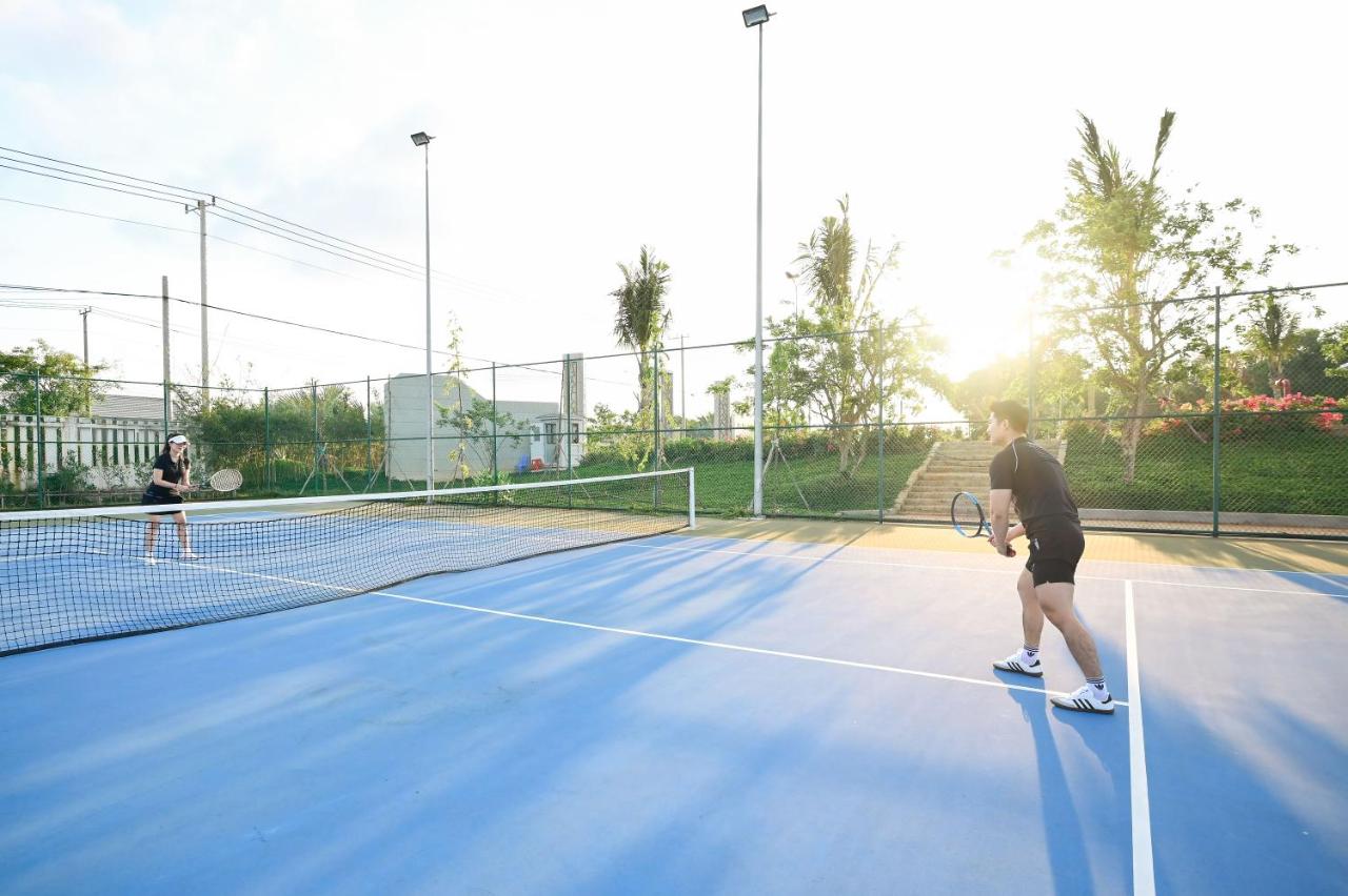 Tennis court