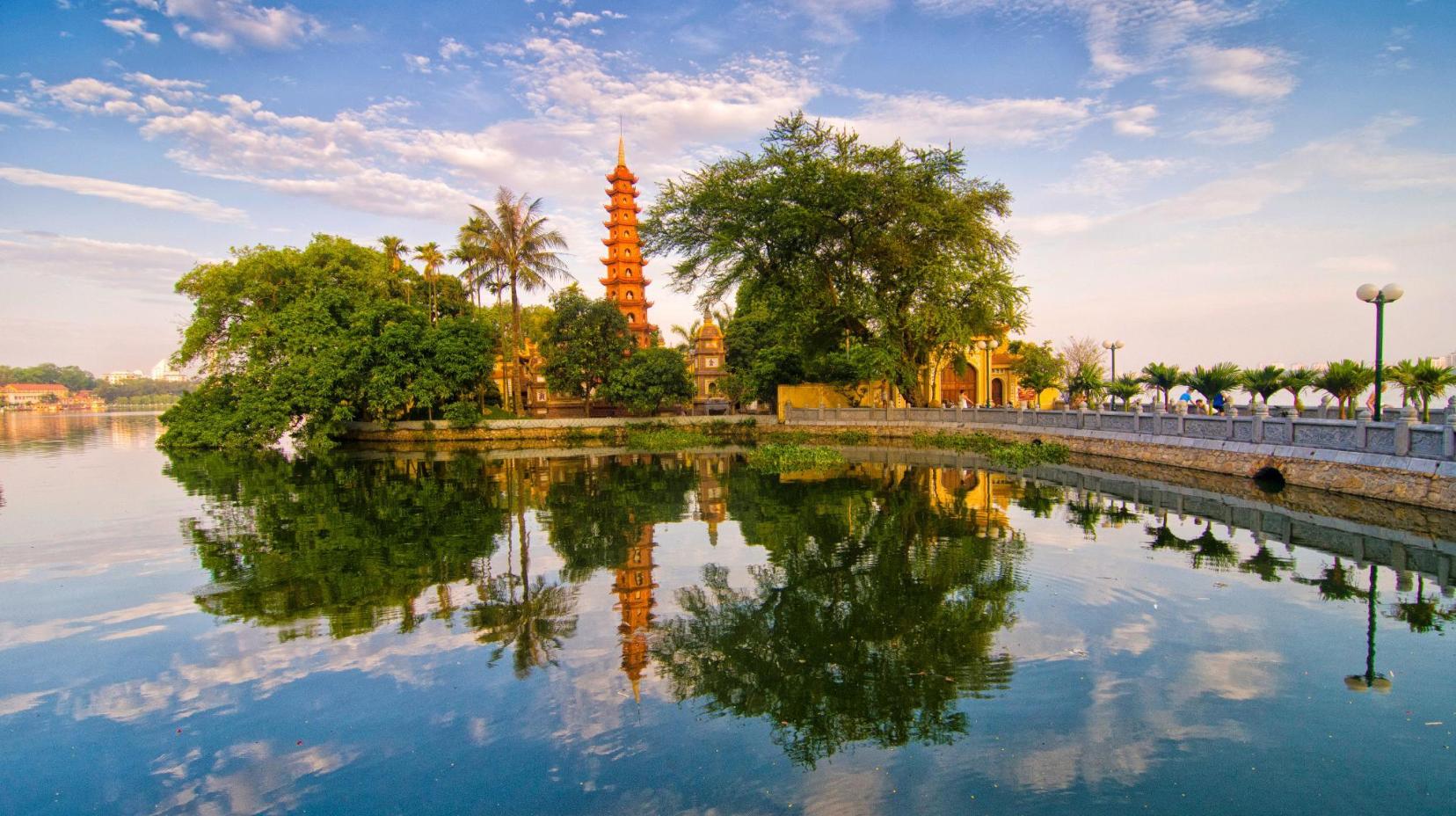 Tran Quoc Pagoda - 3.5 km from property