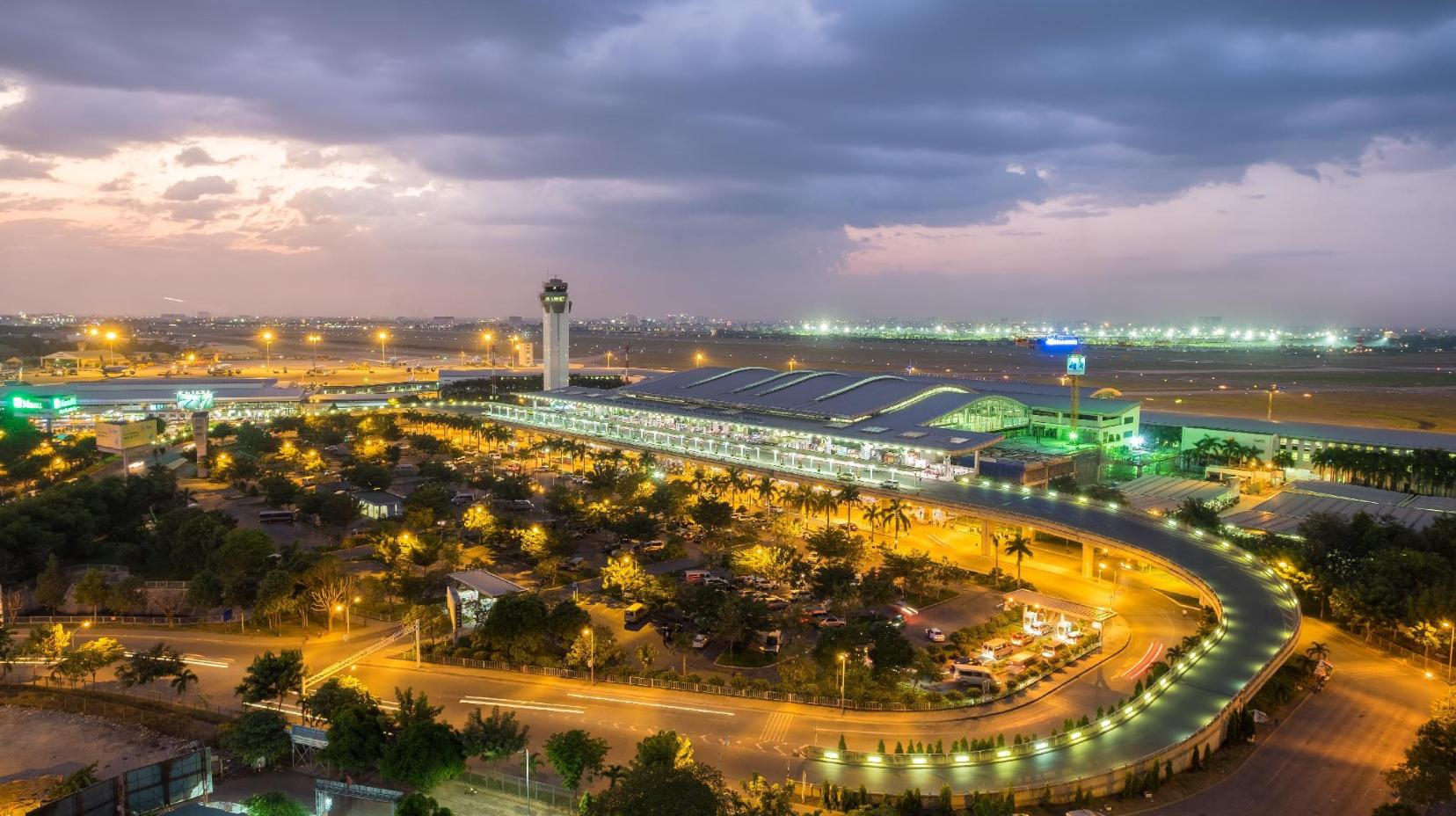 Tan Son Nhat International Airport - 2.48 km from property