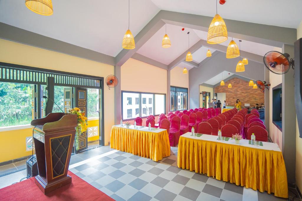 Banquet hall