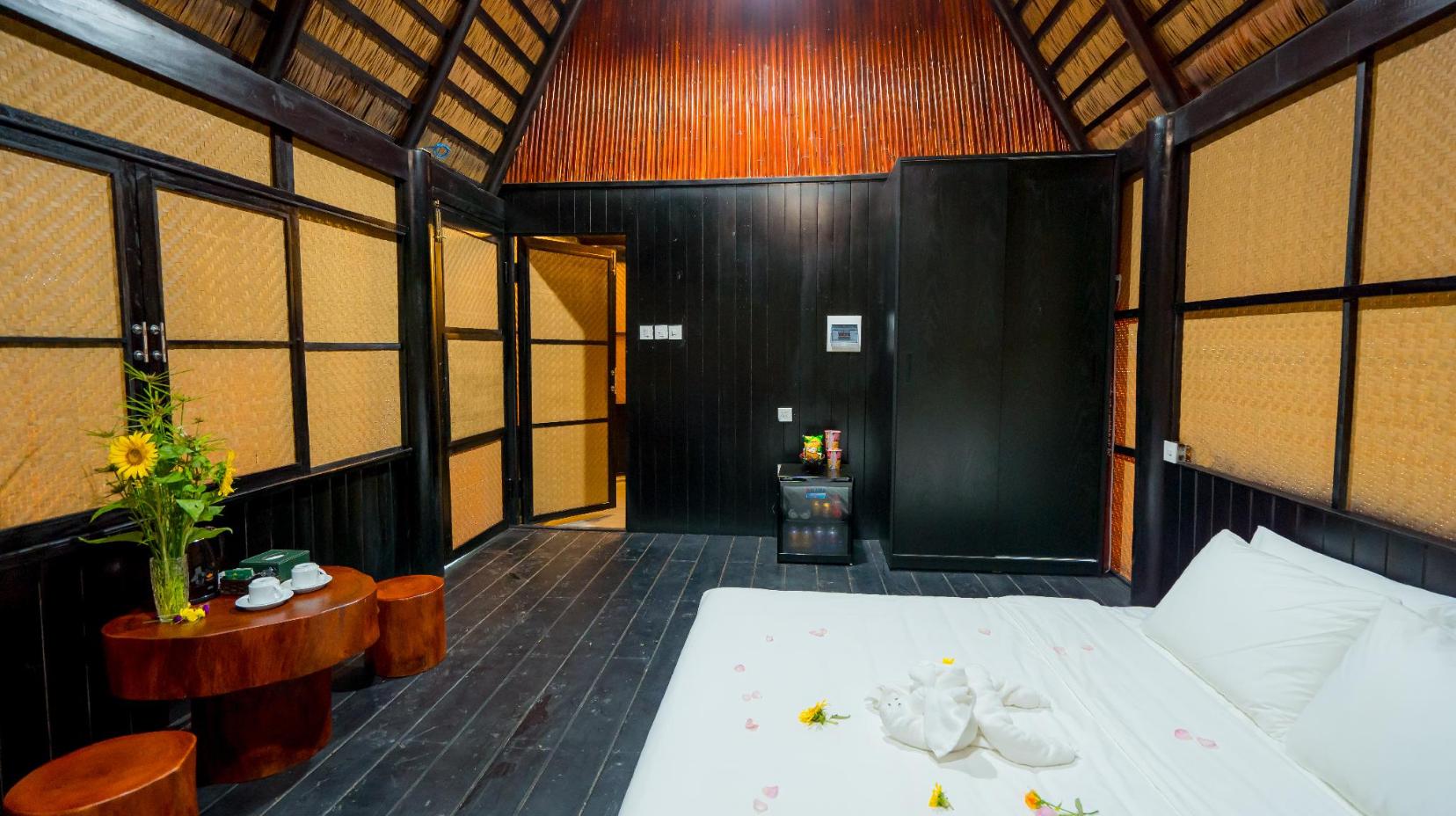 Stone Cottage - Bedroom