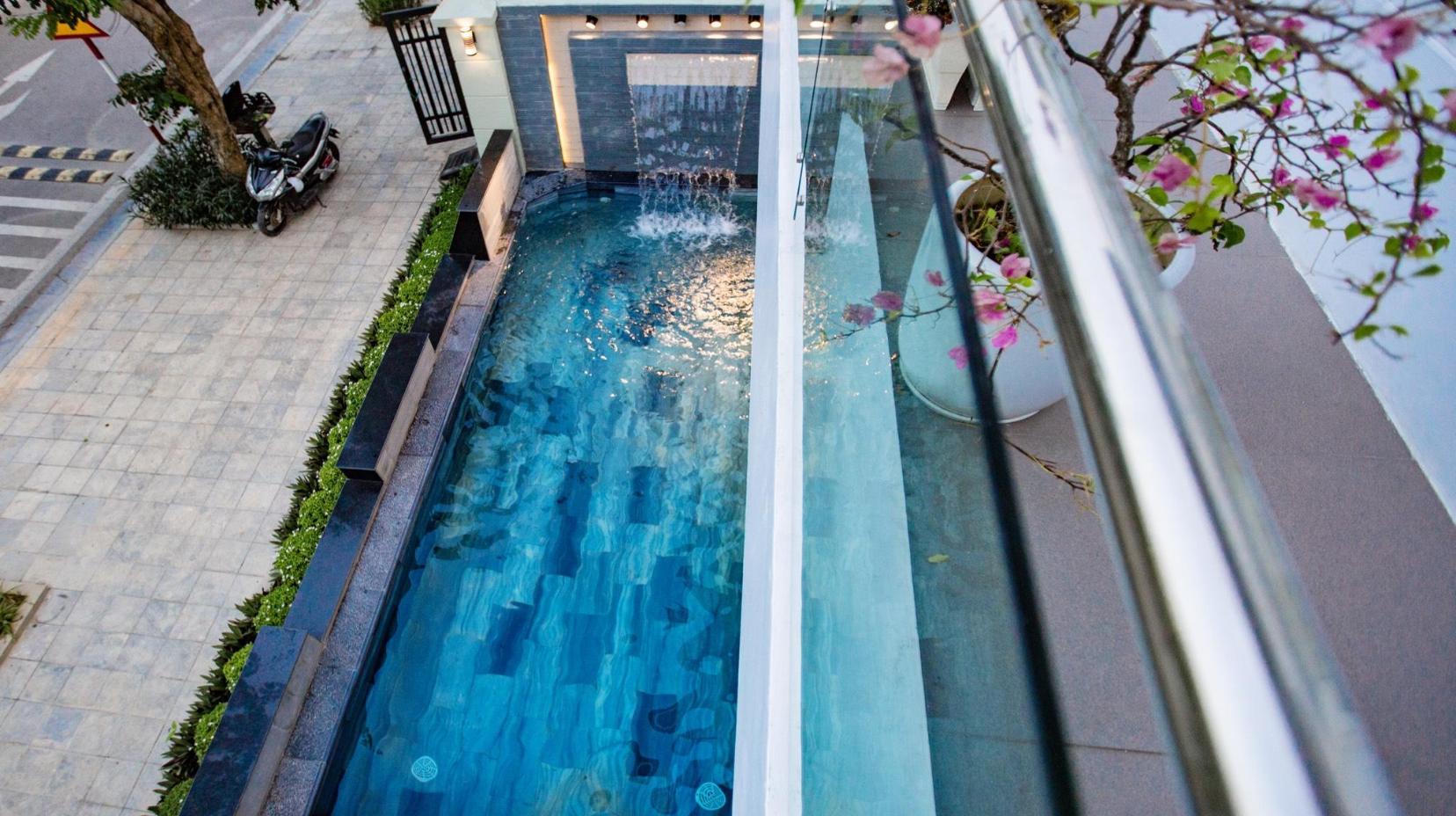 Private pool