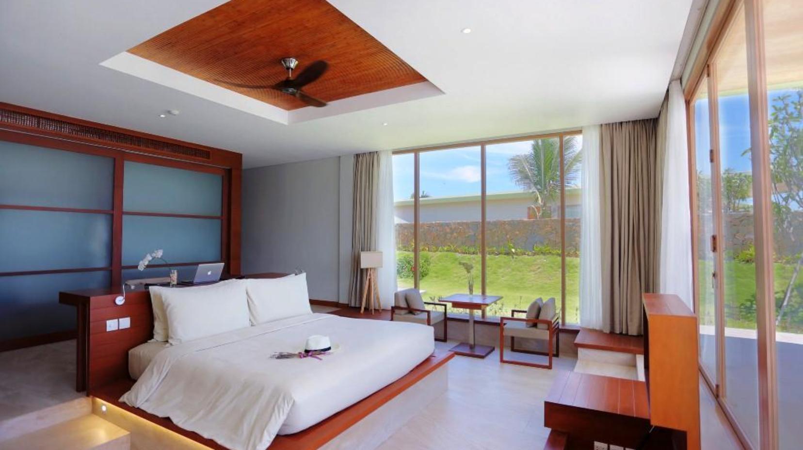 5-Bedroom Sea View Villa - Bed