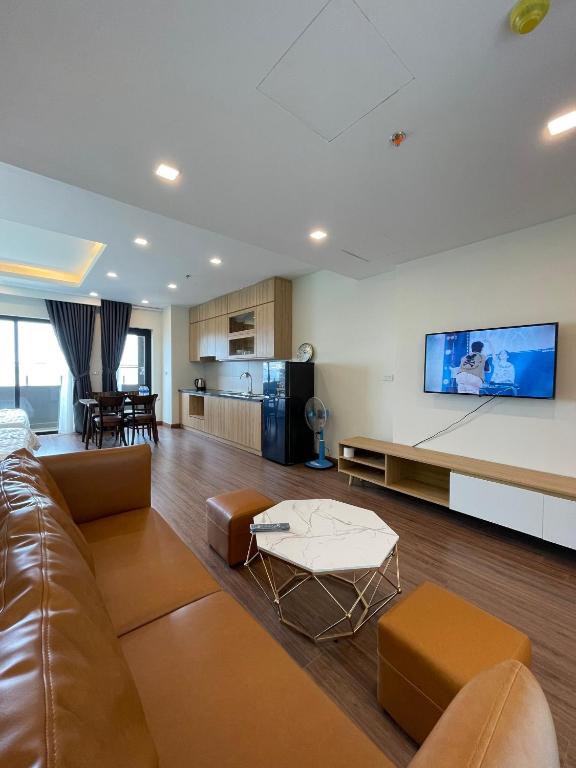 Shared lounge/TV area