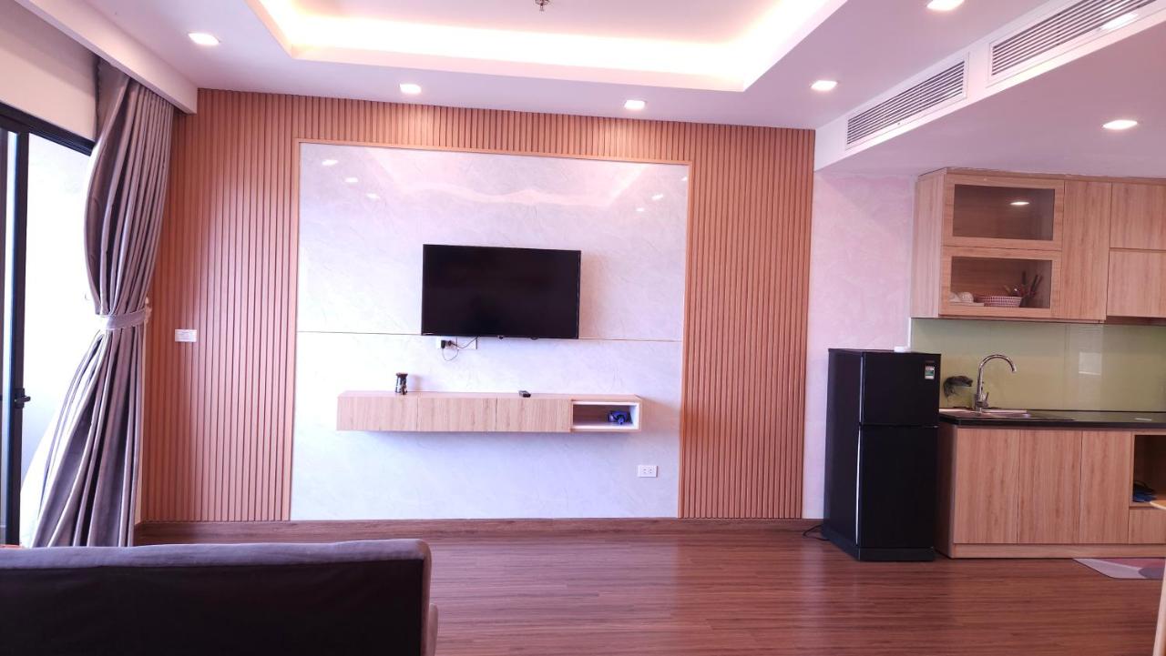 Shared lounge/TV area