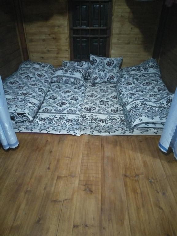 Single Bed in Mixed Dormitory Room