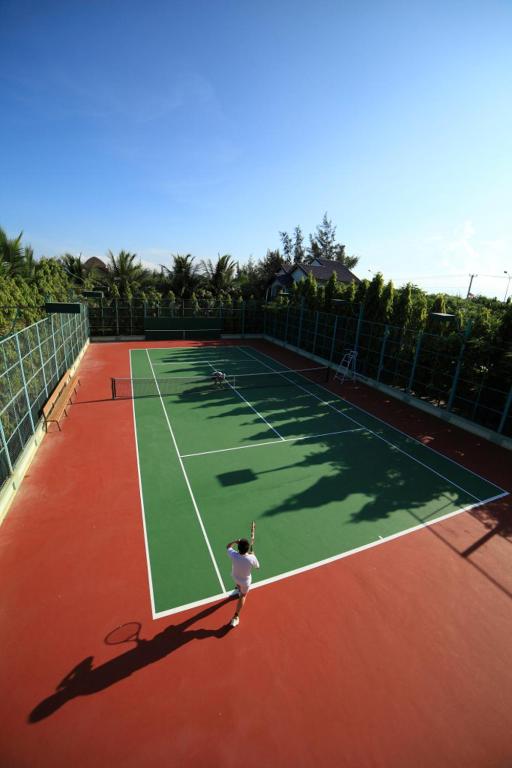 Tennis court