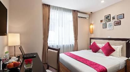 Deluxe Double Room - Bed