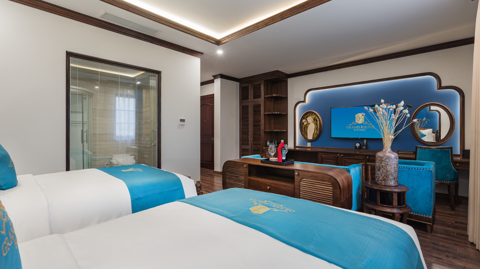 Junior Suite - Bed