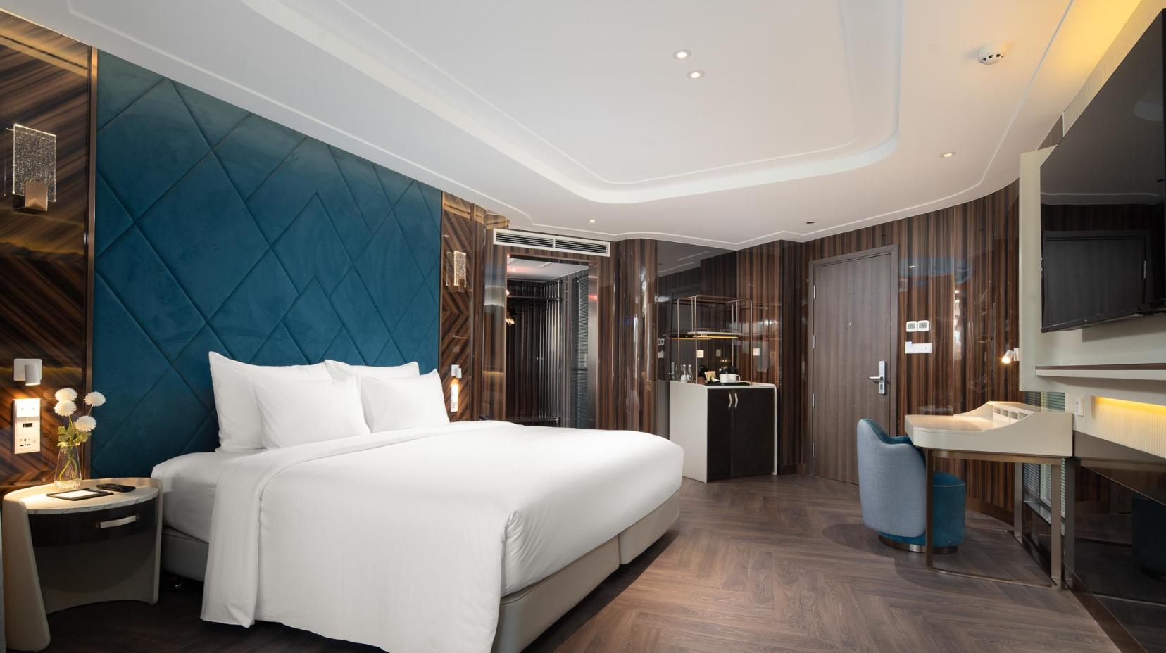 Owner Suite - Bedroom