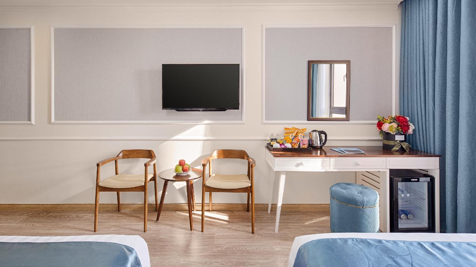 Family Room with Balcony - View