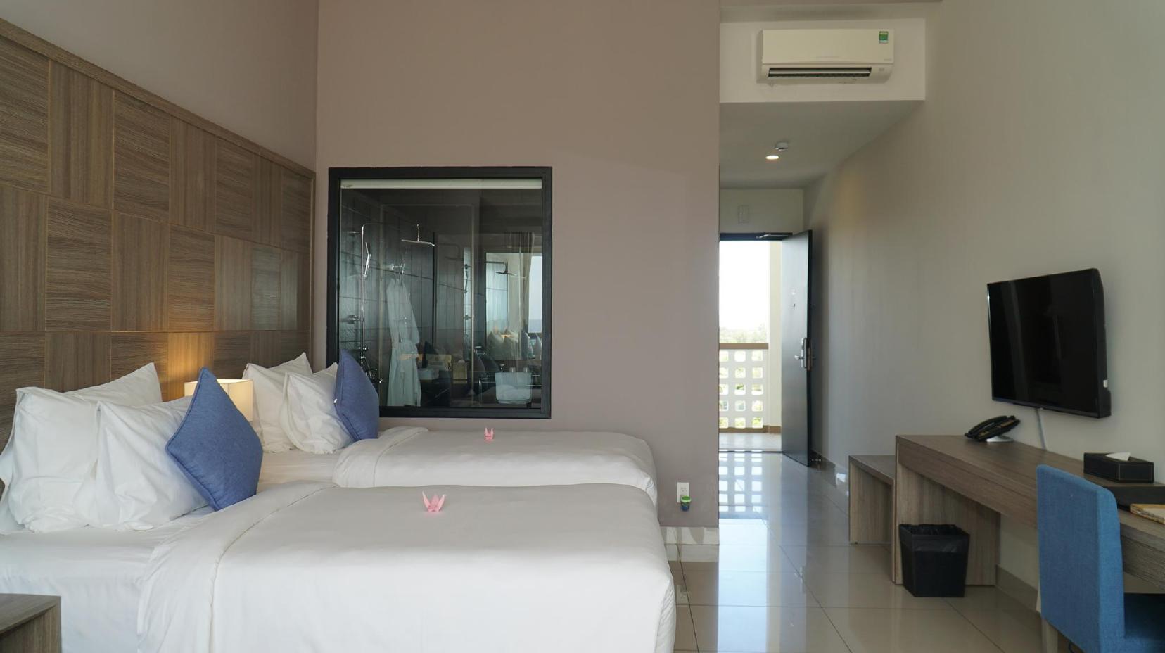 Deluxe Double or Twin Room - View