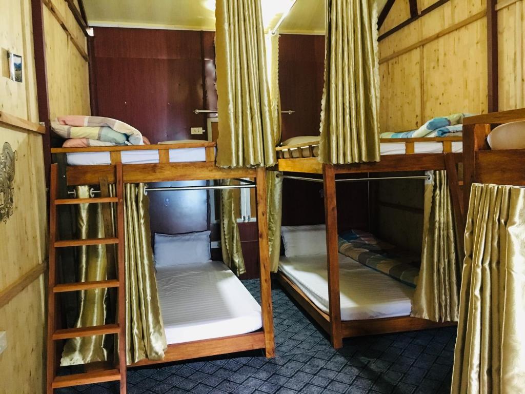 Bunk Bed in Mixed Dormitory Room