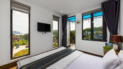 Double Room with Balcony - Bed