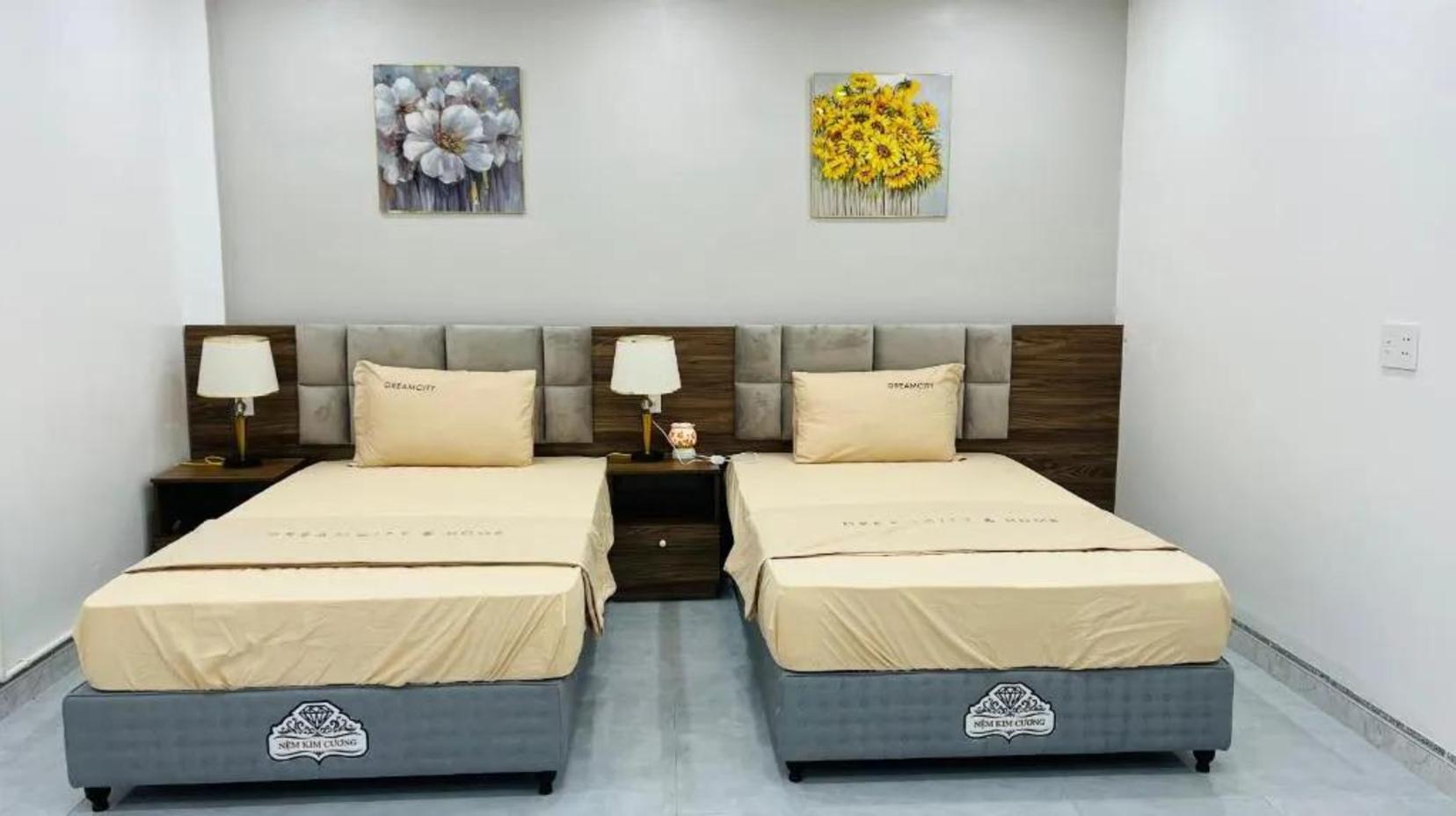 Deluxe Double or Twin - Bed