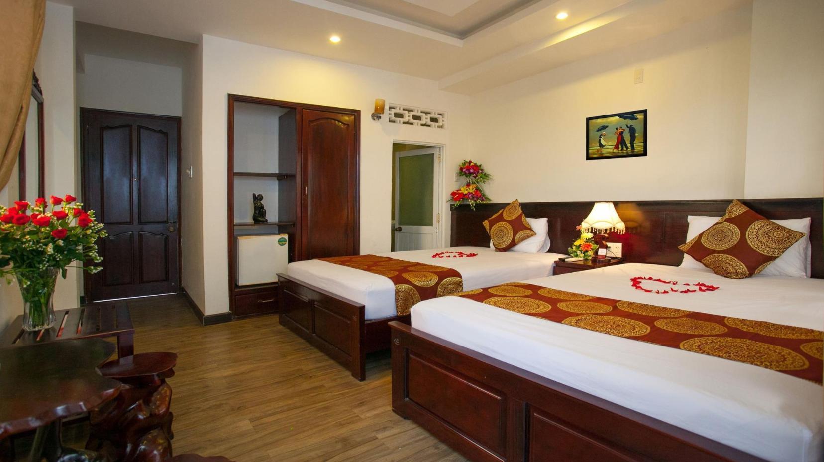 Deluxe Twin Room with Balcony and City View