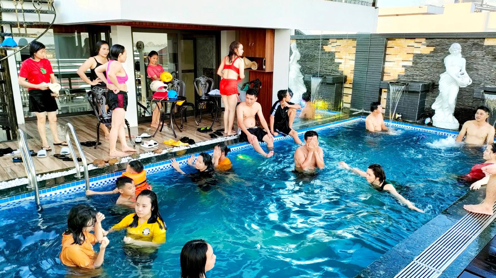 Swimming pool