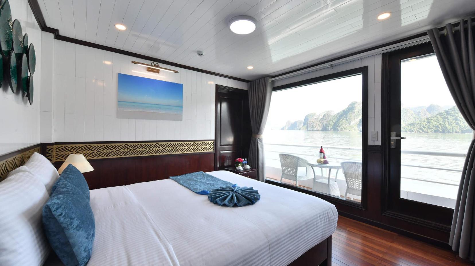 Premium Deluxe Cabin with Private Balcony - 2 Nights 3 Days - Bed