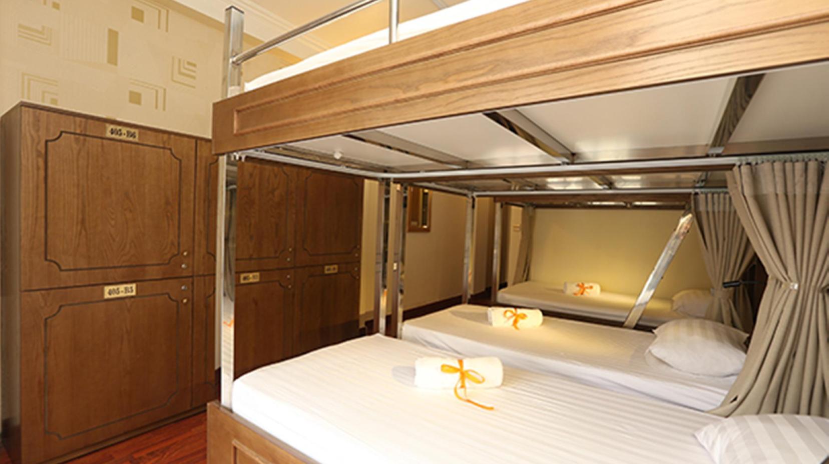 1 Person in 6-Bed Dormitory - Mixed - Bed