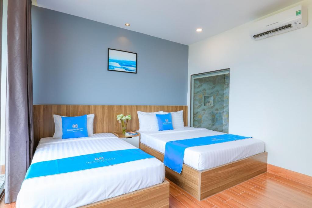 Superior Double or Twin Room with Mountain View