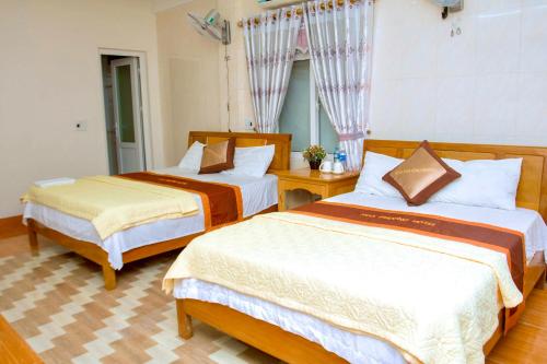 Deluxe Double or Twin Room with Mountain View