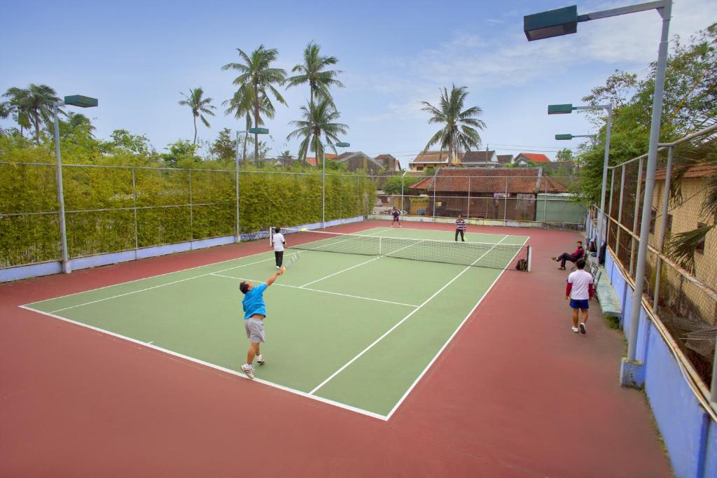 Tennis court