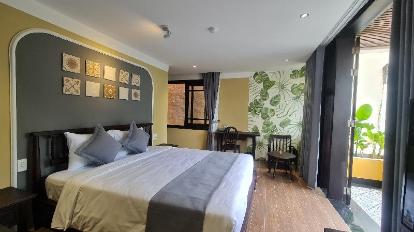 Deluxe Double Room with Balcony - Bed