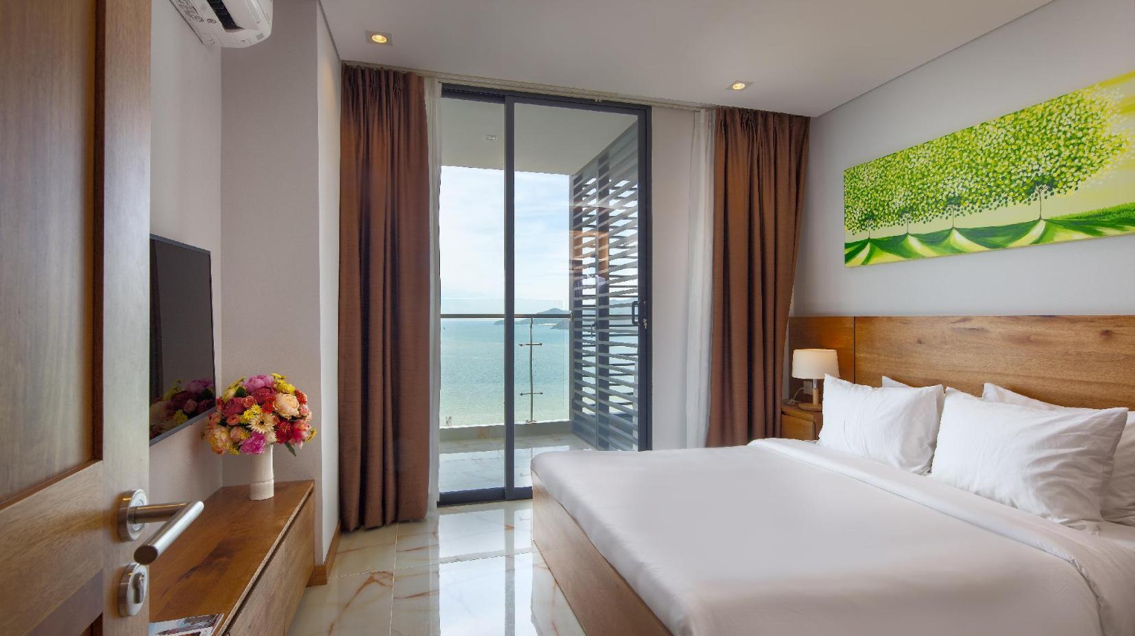 3 Bedroom Apartment Sea View - Bed