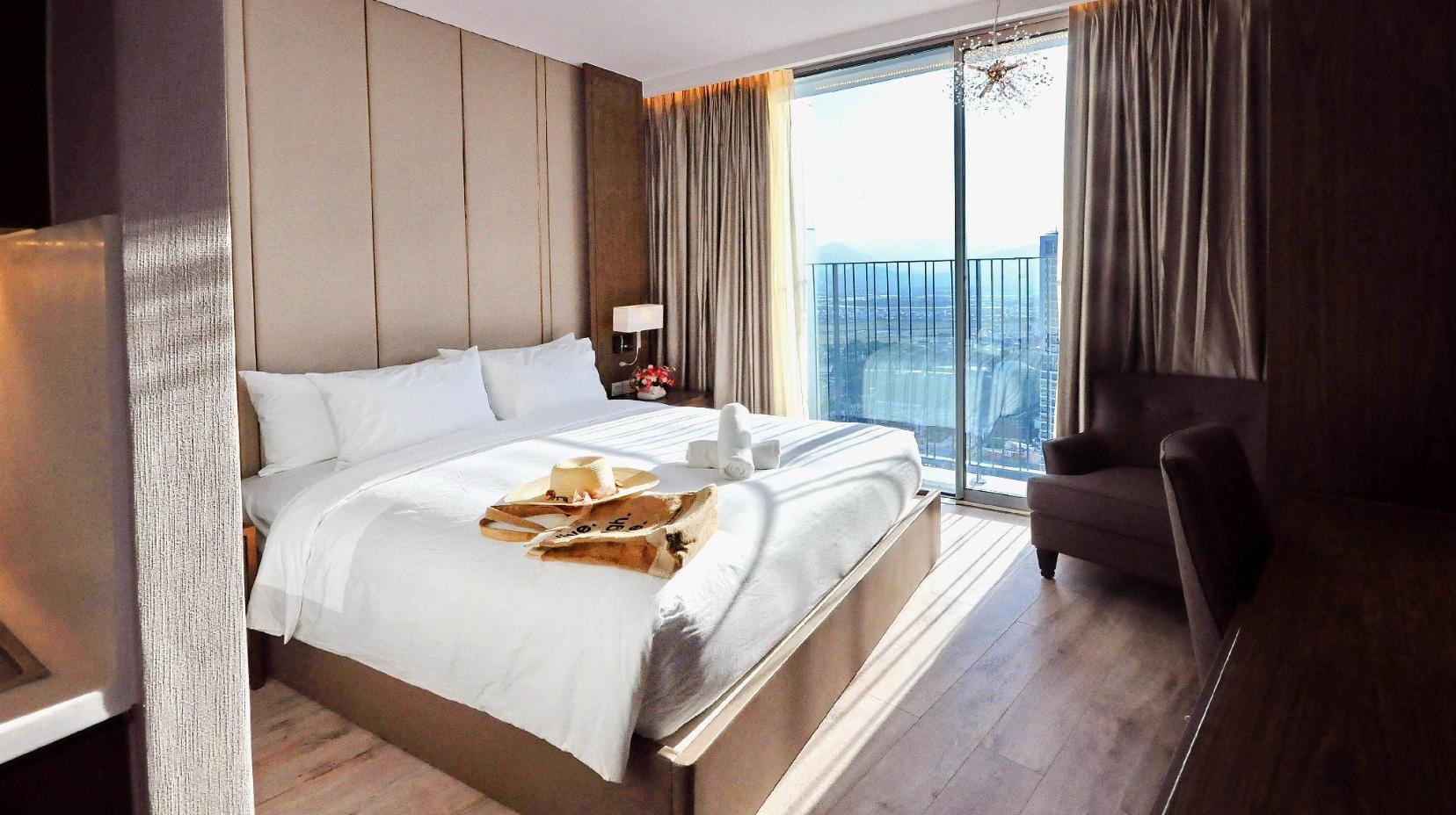 High Floor Deluxe Double Room - View