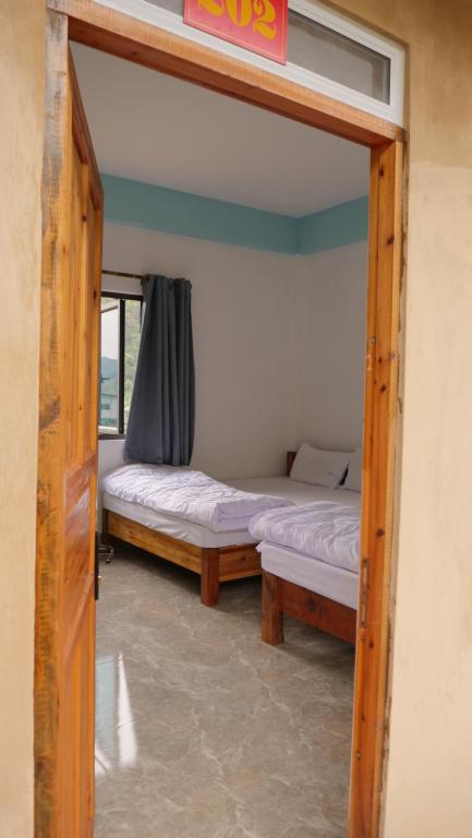 Deluxe Double or Twin Room with Mountain View