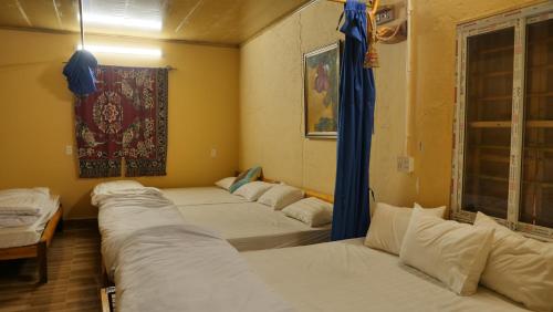 6-Bed Mixed Dormitory Room