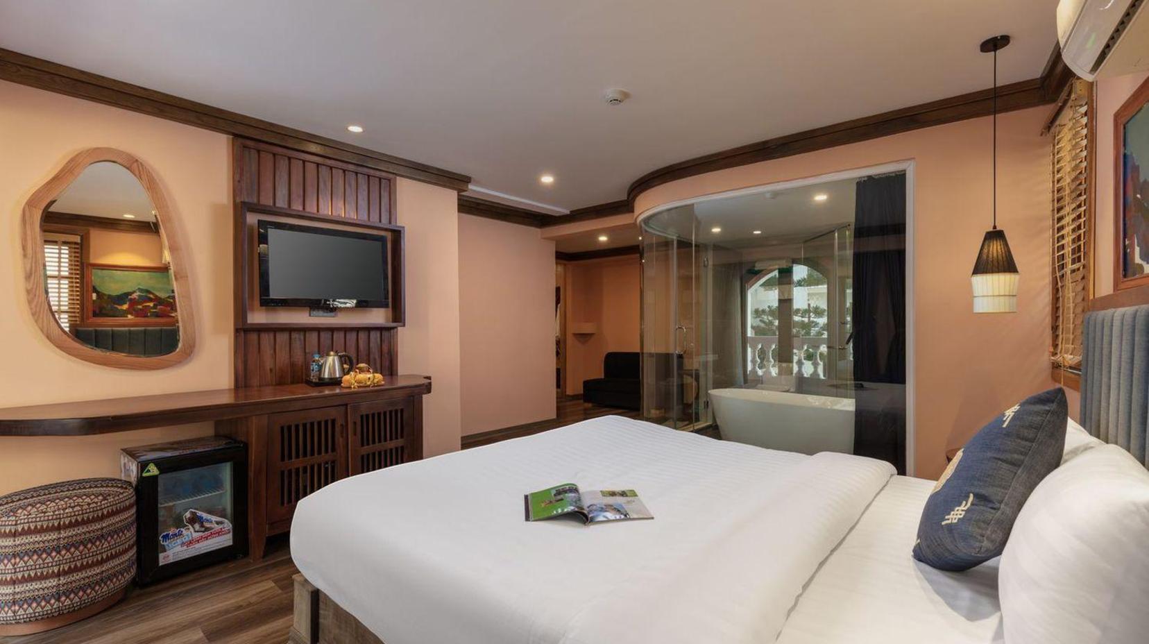 Deluxe Double or Twin - Guestroom