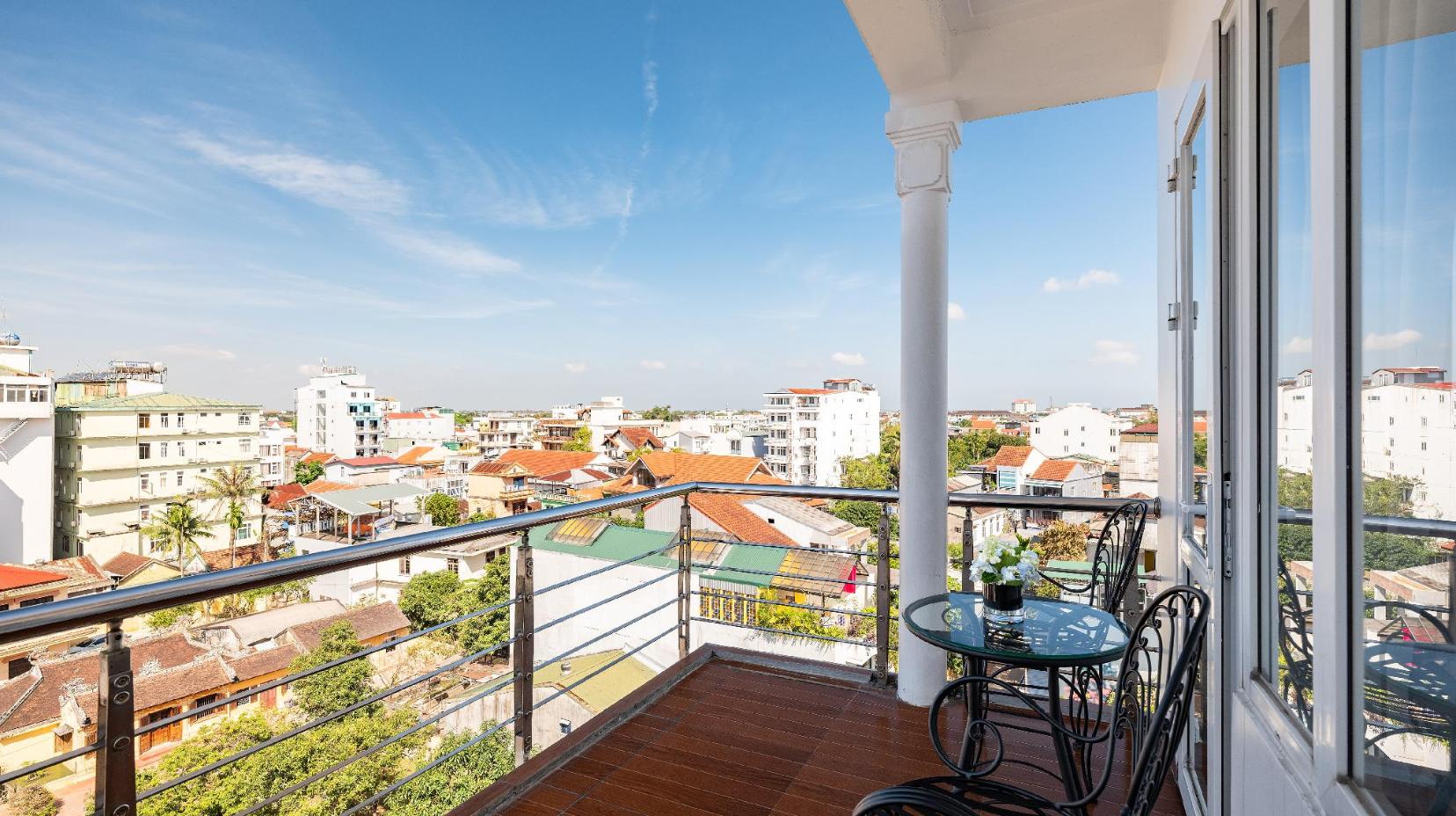 Family Room (3 Adults) - Balcony/terrace