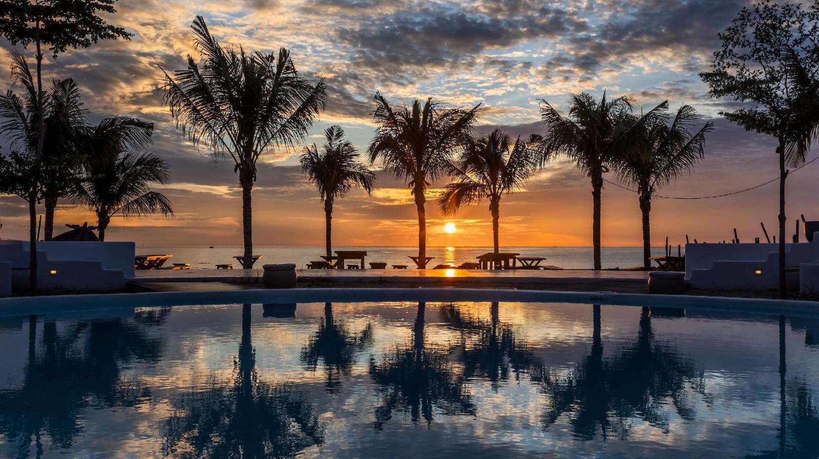 Poolside bar