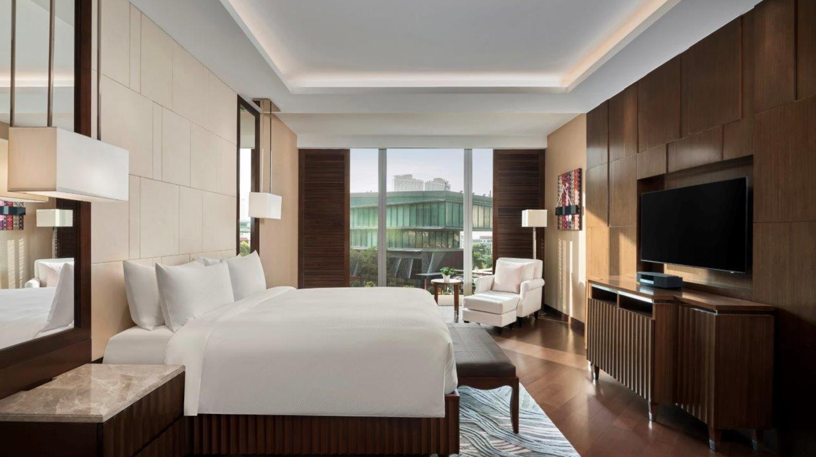 Executive Suite City View, Executive lounge access, 1 King - Bed