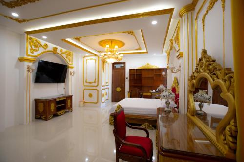 Deluxe Queen Suite