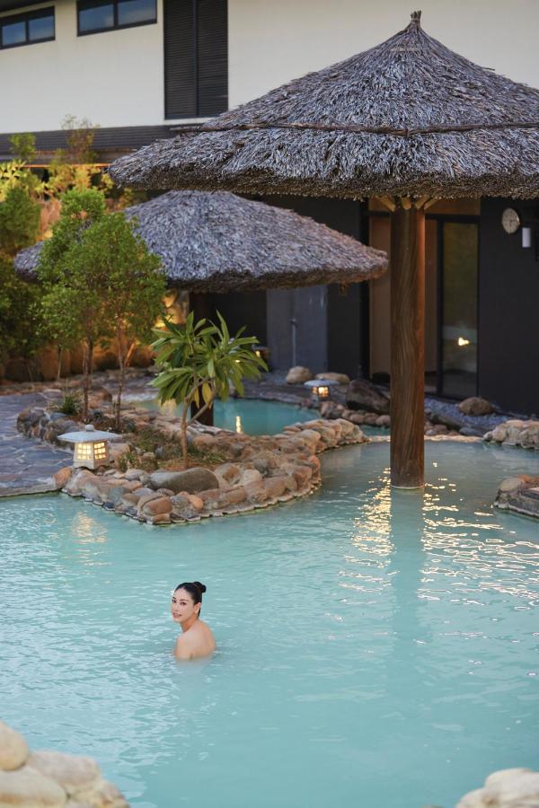 Hot spring bath