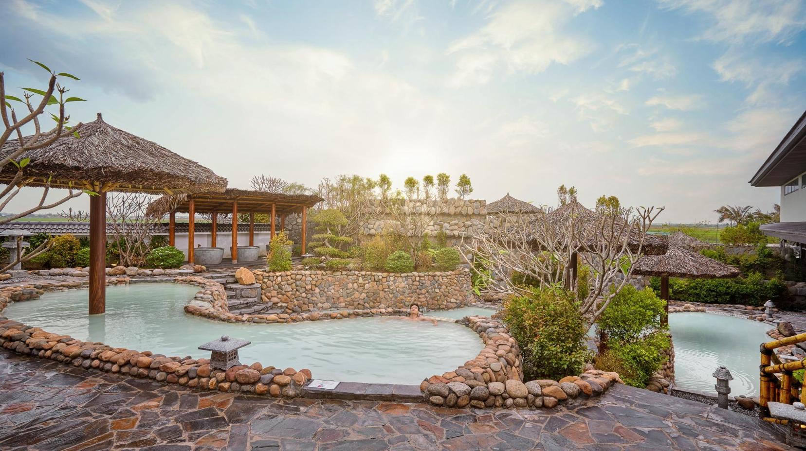 Hot spring bath