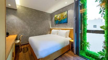 Deluxe Double Room - Bed